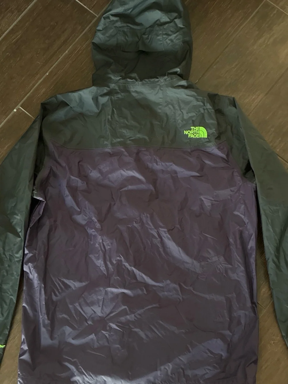 The North Face Men’s Venture 2 Purple and Black Hooded jacket. Like New
